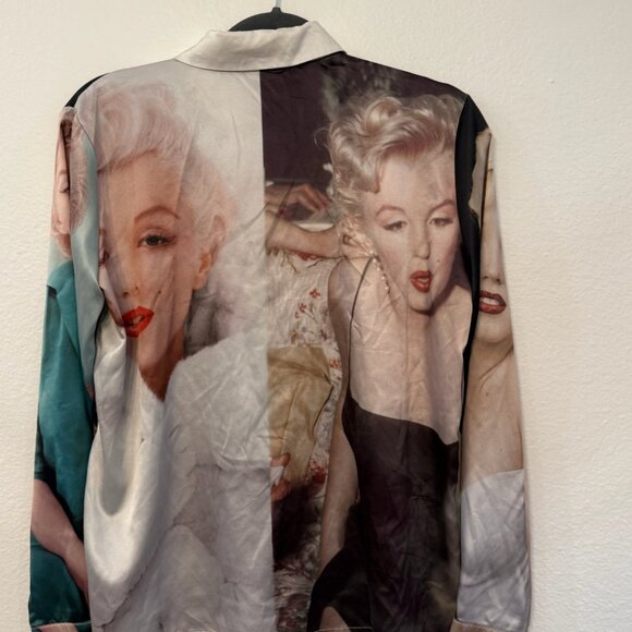 Marilyn Monroe Print Shirt Satin feel (Size S) - Picture 2 of 2